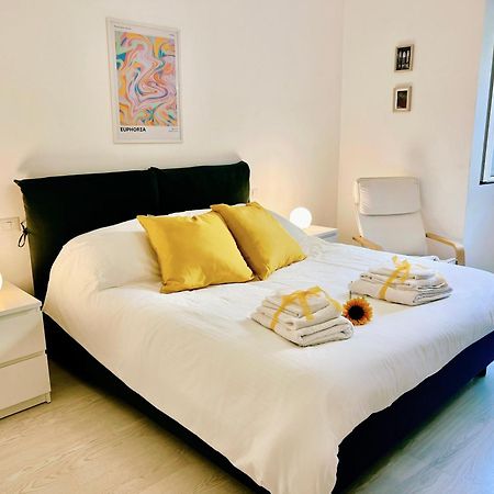 Modern Apartment In Monteverde Roma Esterno foto